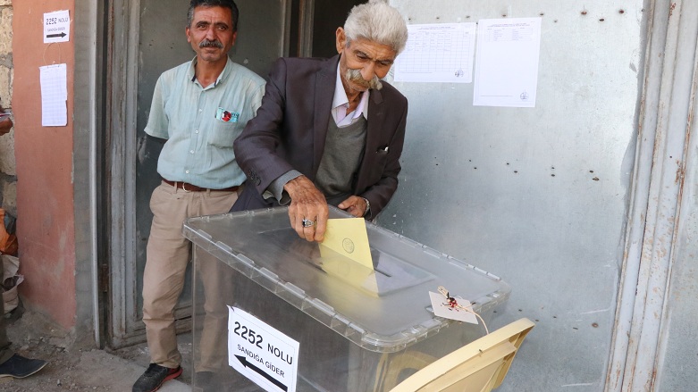 Ezidi köyünden 2 oy